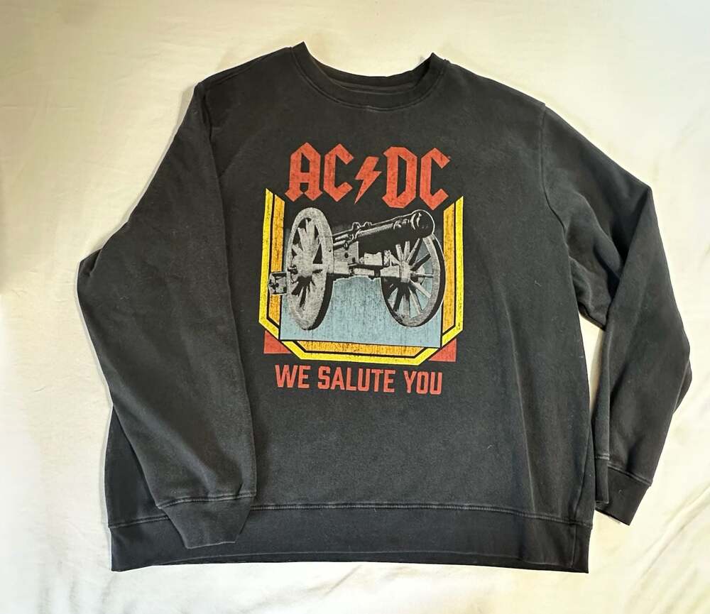 AC/DC We Salute You Vintage-Style Graphic Fleece Crewneck Sweatshirt Black XXL